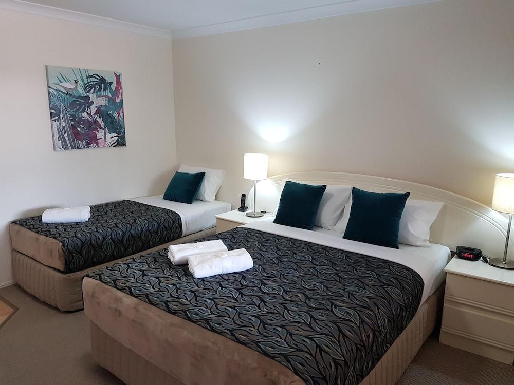 Rockhampton Palms Motor Inn Екстериор снимка